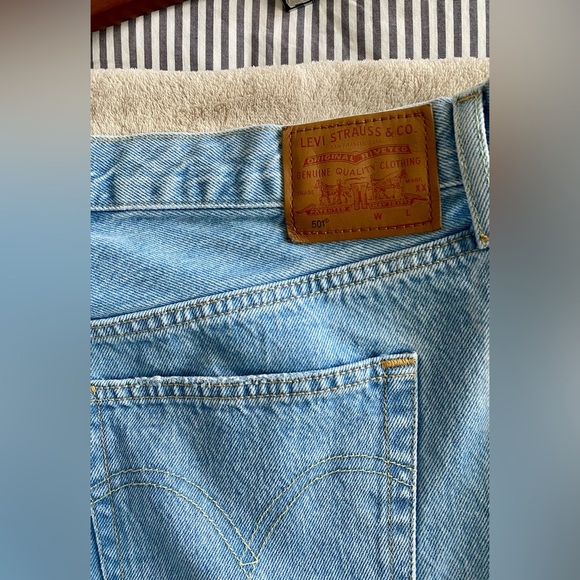 NWOT - Levi’s 501® ORIGINAL FIT WOMEN'S JEANS - Size 34/32 - Picture 11 of 16